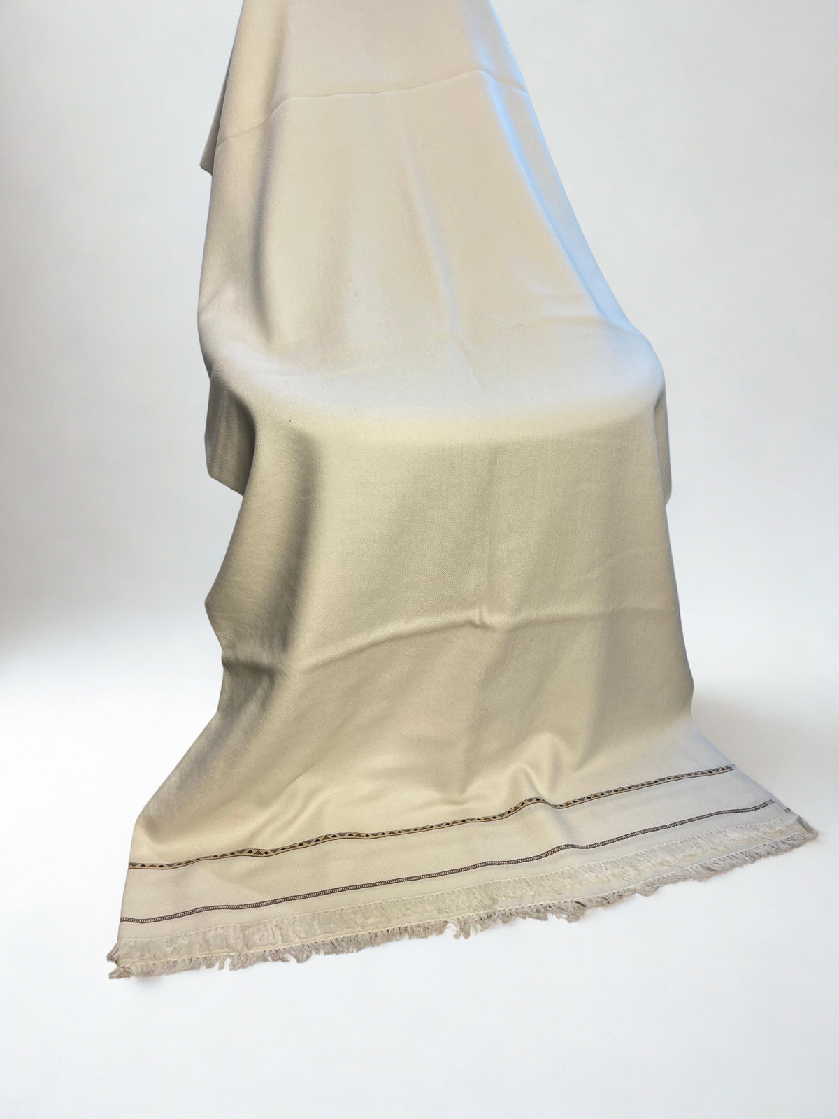 Premium White Men’s Pashmina Shawl – 72 Wool