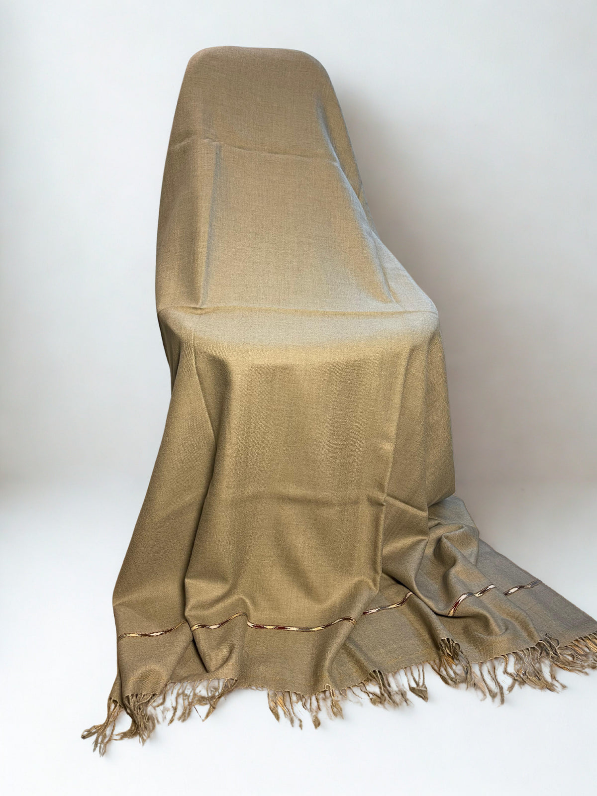 Premium Classy Grey Men’s Pashmina Shawl – 72 Wool
