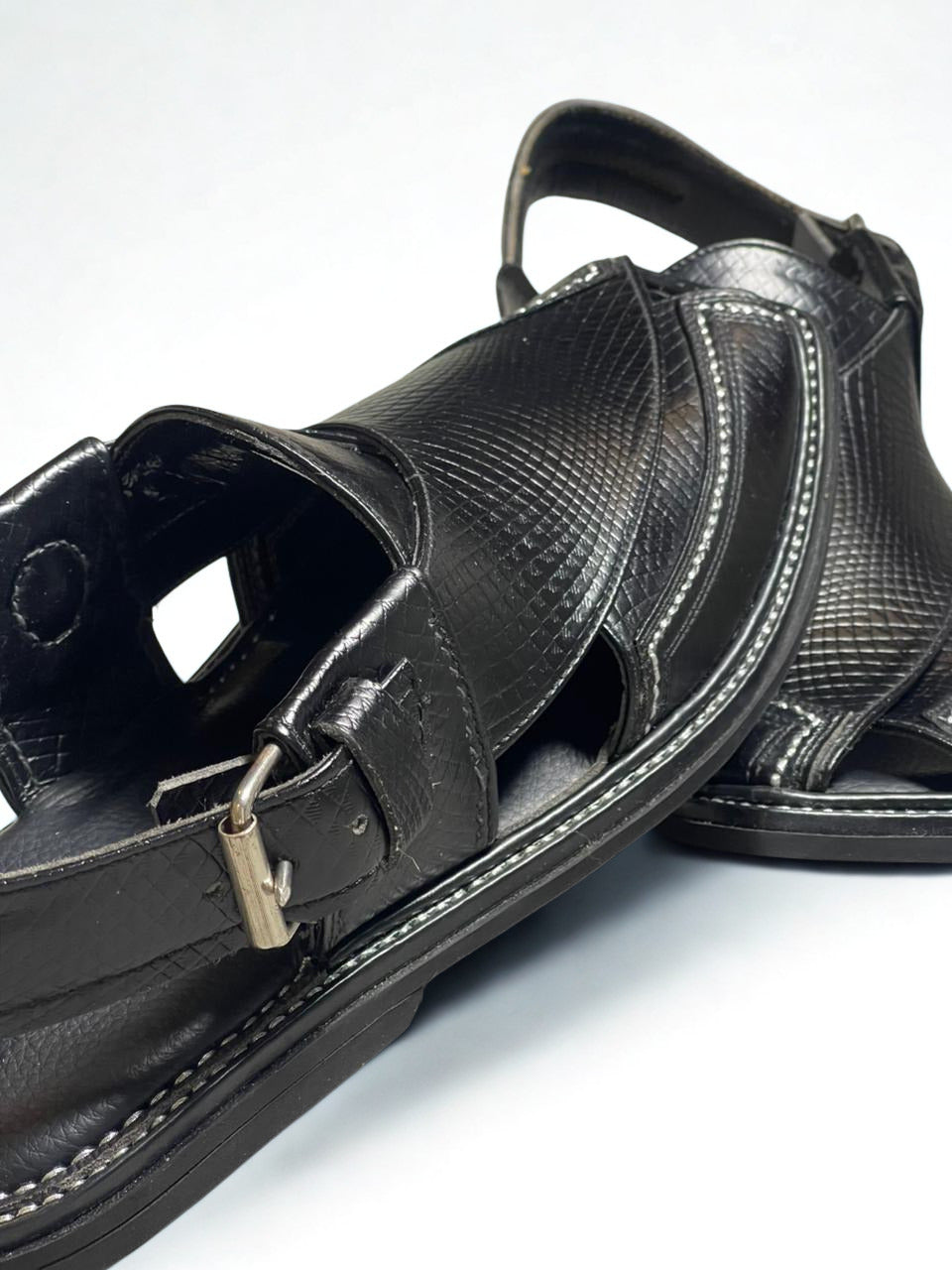 Midnight Luxe Peshawari Chappal – Elegant Black