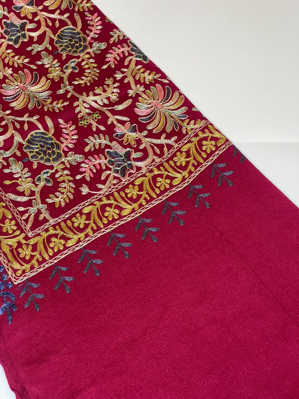 Elegant Floral Pashmina Shawl